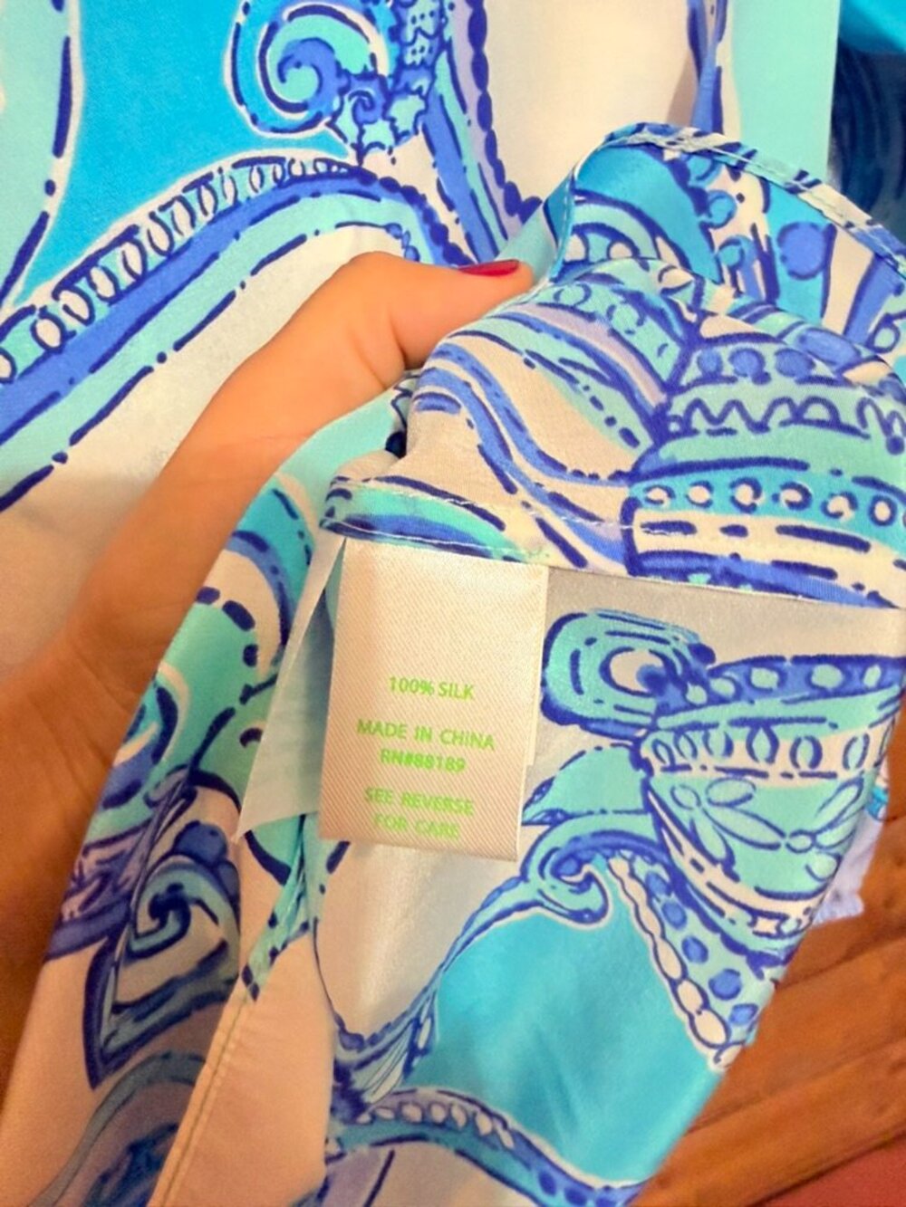 Lilly‎ Pulitzer Elsie silk blouse "Searulean Blue Test The Water" - Picture 6 of 6